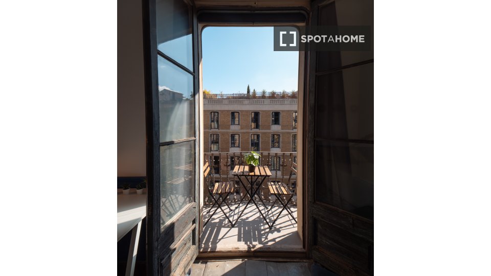 Double room Barcelona, 7 beds, 160m² — photo 12