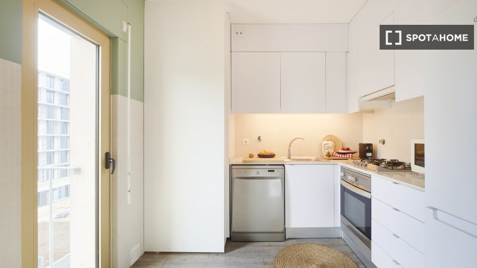 Apartment Lisbon, 2 beds, 70m² — photo 15