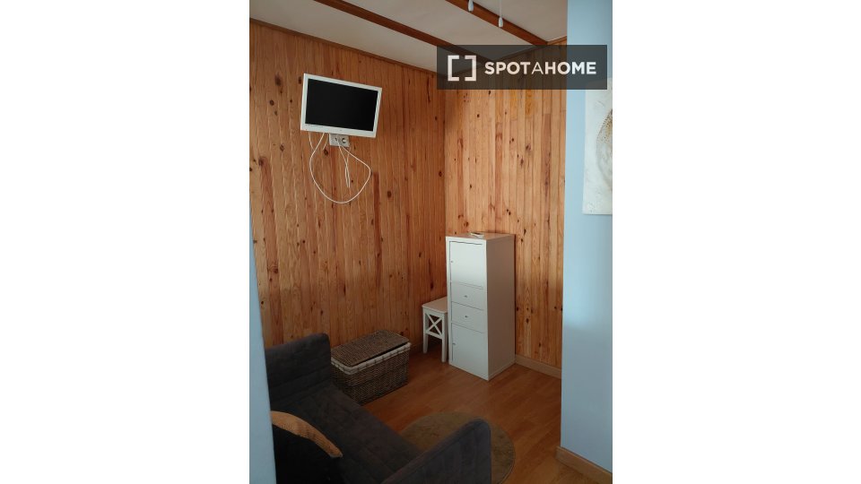 Double room Lisbon, 3 beds, 124m² — photo 10