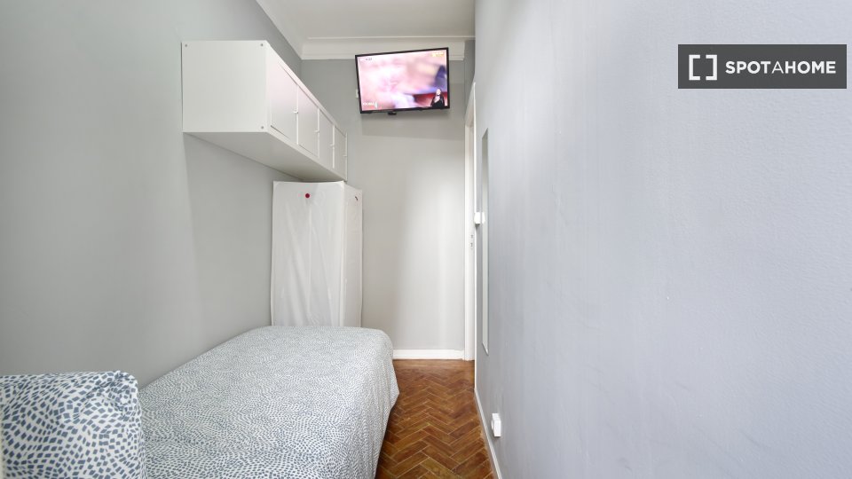 Double room Lisbon, 6 beds — photo 5