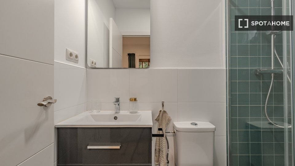 Double room Barcelona, 6 beds, 227m² — photo 80