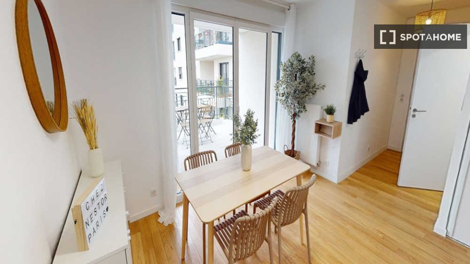 Double room Paris, 4 beds, 90m² — photo 2