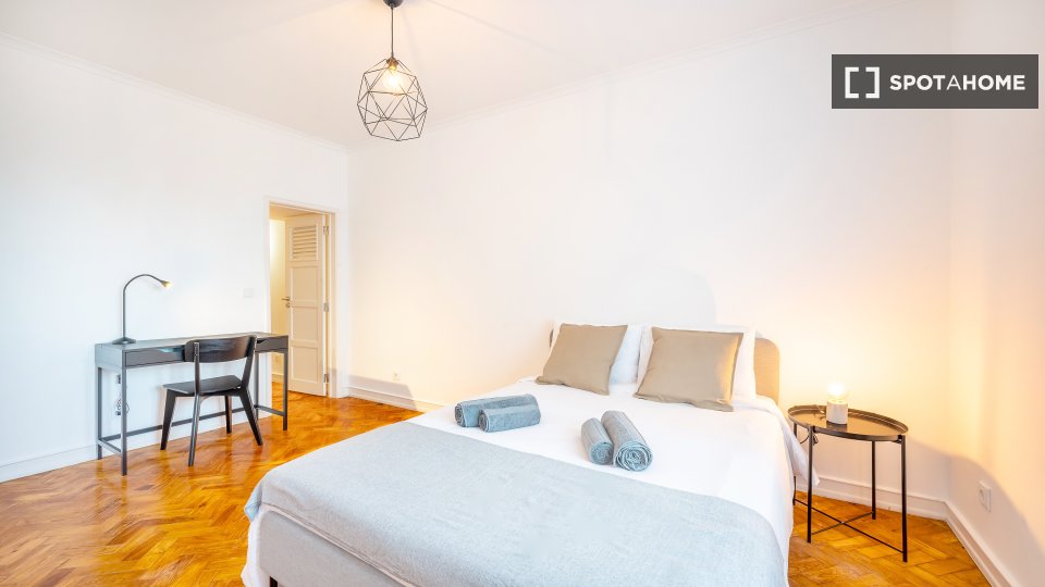 Double room Lisbon, 4 beds — photo 11