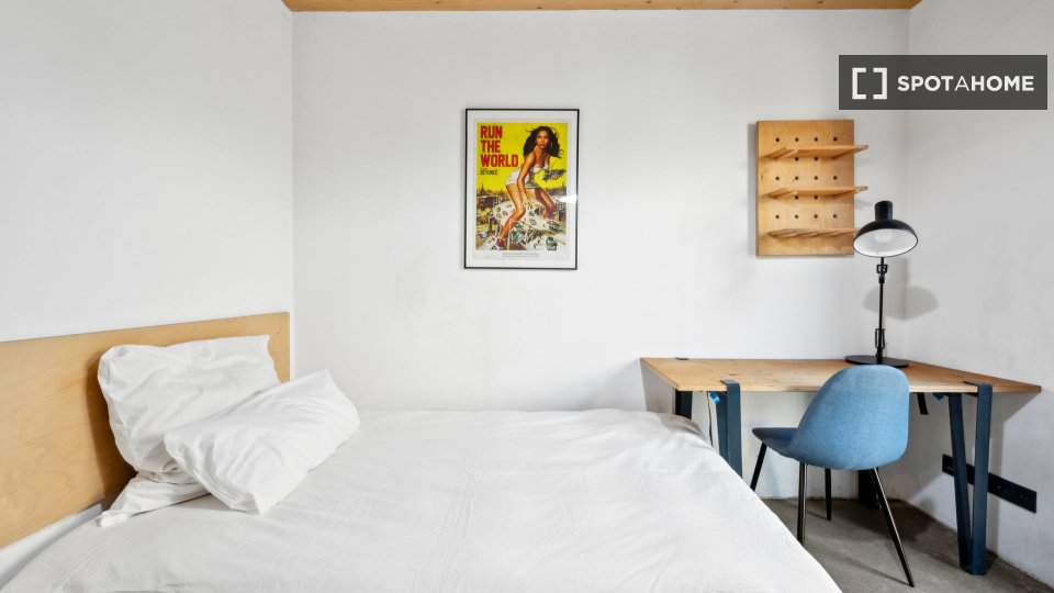 Double room Berlin, 5 beds, 90m² — photo 1