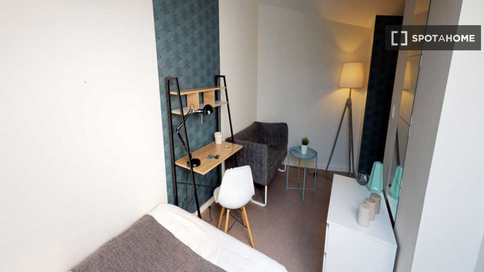 Camera doppia Lione, 4 camere, 90m² — foto 2