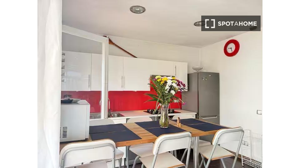 Apartment Barcelona, 3 beds, 75m² — photo 1