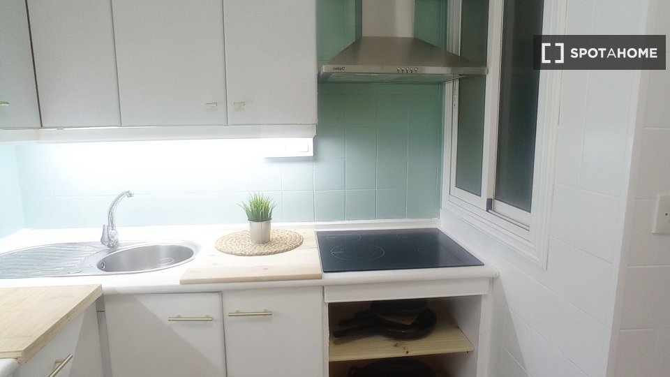 Double room Almeria, 5 beds, 120m² — photo 2