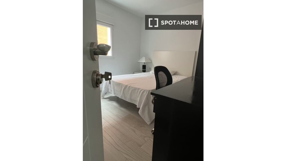 Double room Malaga, 5 beds, 125m² — photo 11