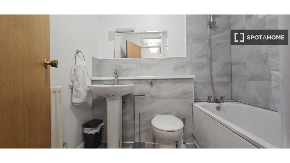 Apartment London, 2 beds, 57m² — photo 16