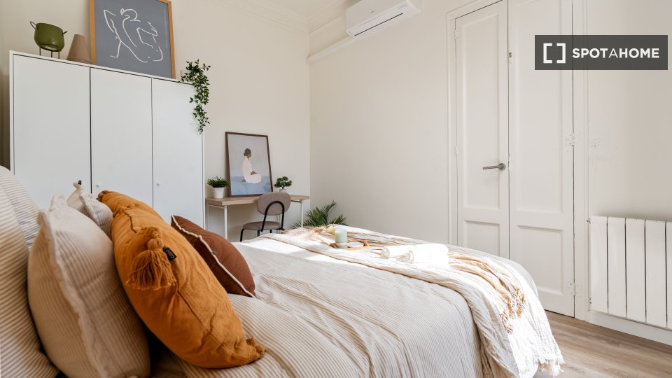 Double room Barcelona, 5 beds, 100m² — photo 61