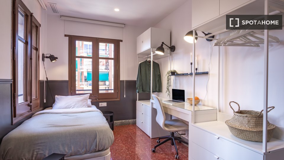 Double room Barcelona, 16 beds, 380m² — photo 38