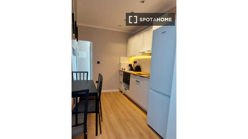 Double room Lisbon, 3 beds, 40m² — photo 5
