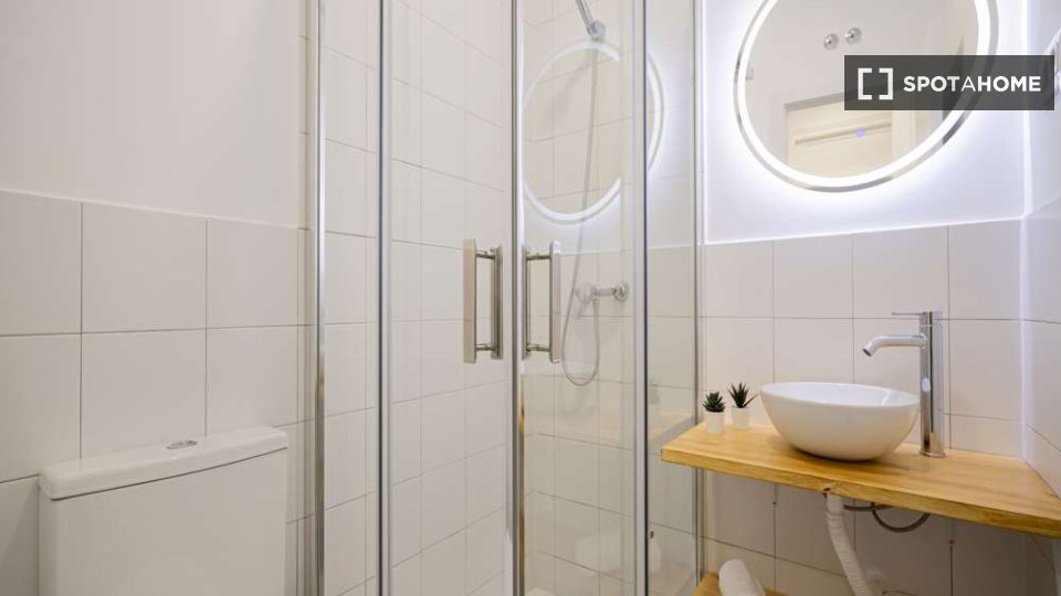 Double room Madrid, 8 beds — photo 4