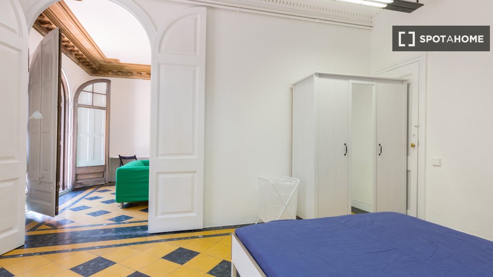 Double room Barcelona, 8 beds, 175m² — photo 1