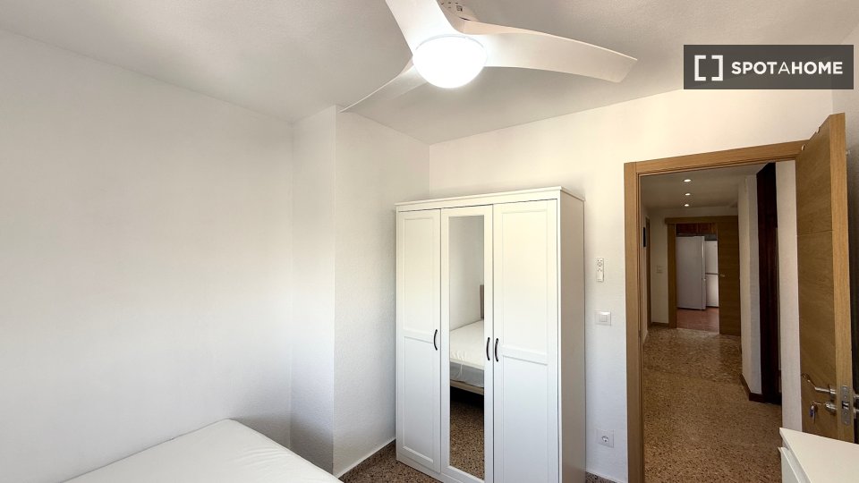 Double room Valencia, 7 beds, 200m² — photo 5