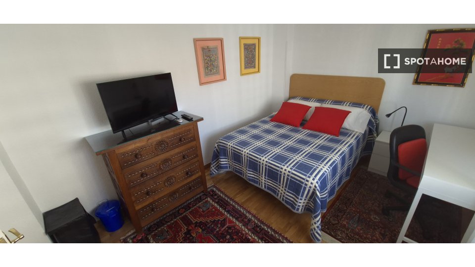 Double room Madrid, 1 bed, 120m² — photo 2