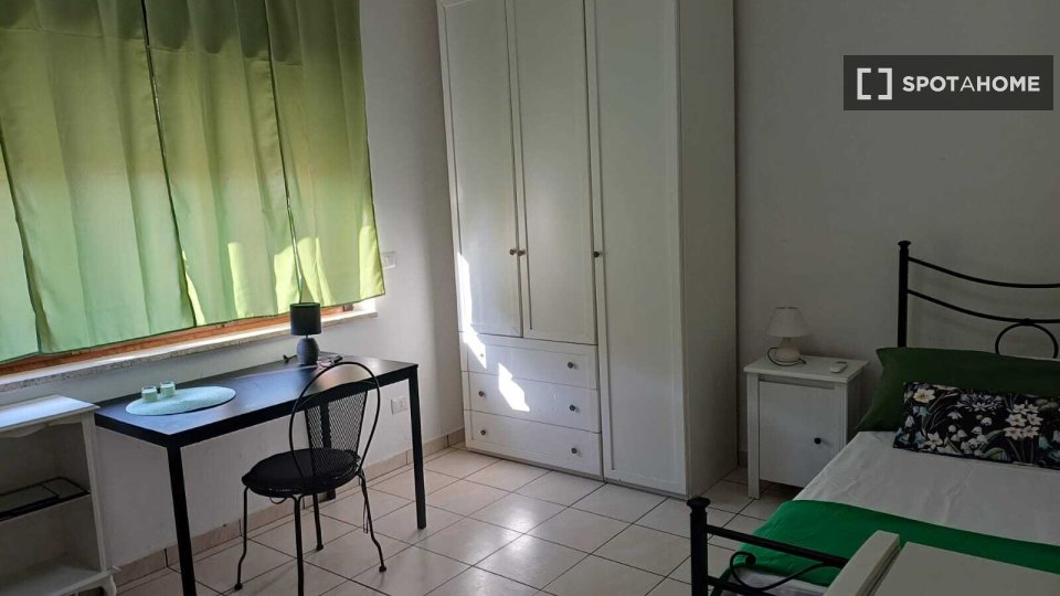 Double room Rome, 16 beds, 200m² — photo 24
