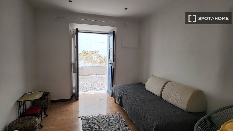 Apartment Lisbon, 2 beds, 53m² — photo 8
