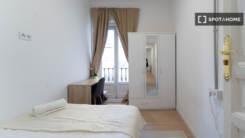 Double room Madrid, 10 beds — photo 30