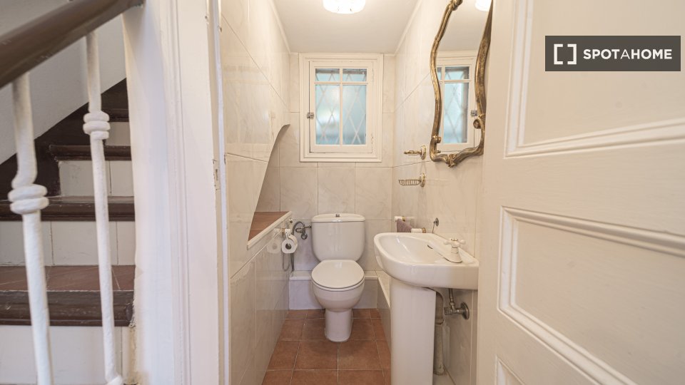 Double room Barcelona, 8 beds, 190m² — photo 18