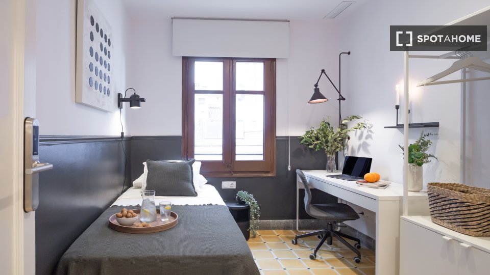 Double room Barcelona, 16 beds, 380m² — photo 18