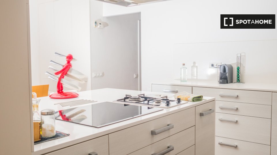 Apartment Barcelona, 4 beds, 121m² — photo 10