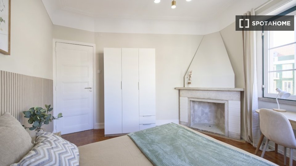 Double room Lisbon, 4 beds — photo 13
