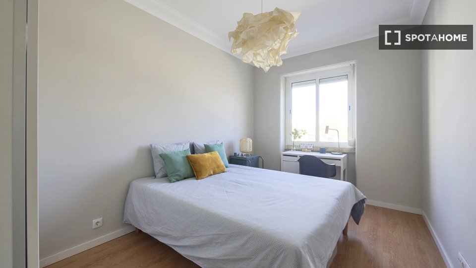 Double room Lisbon, 6 beds — photo 7