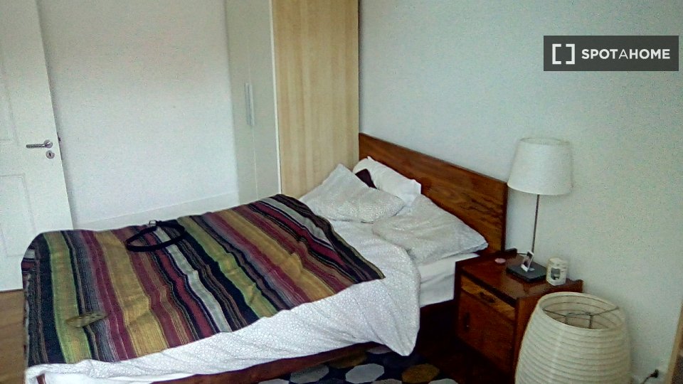 Double room Lisbon, 3 beds — photo 2