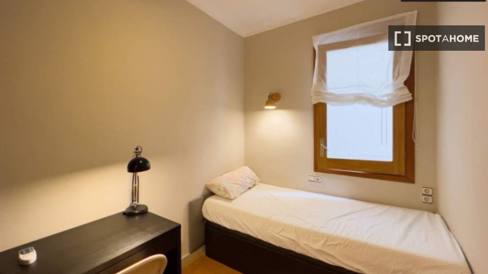 Double room Barcelona, 4 beds, 120m² — photo 7