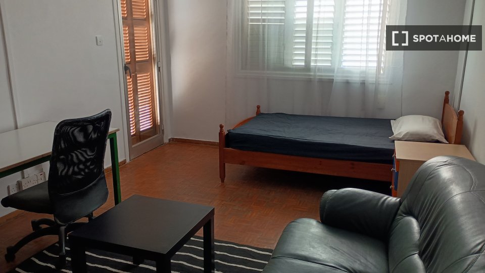 Double room Nicosia, 6 beds — photo 44