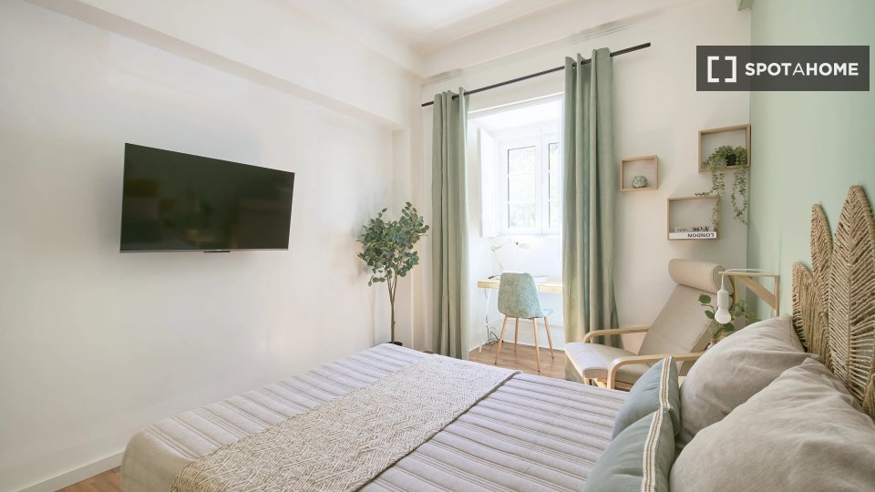 Double room Lisbon, 9 beds — photo 11