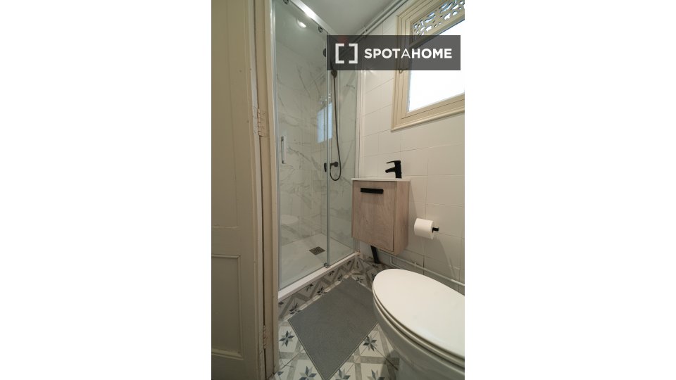 Double room Barcelona, 7 beds, 160m² — photo 17