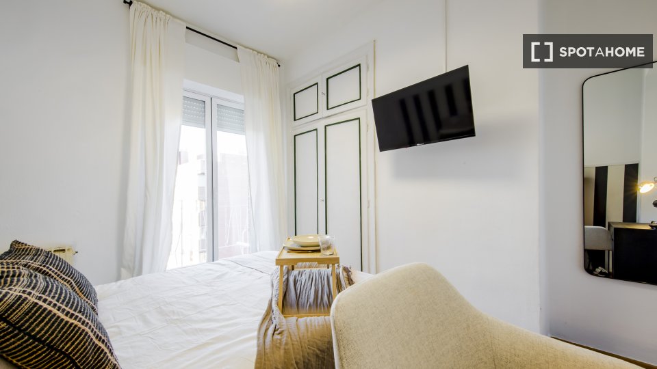 Double room Madrid, 6 beds, 120m² — photo 11