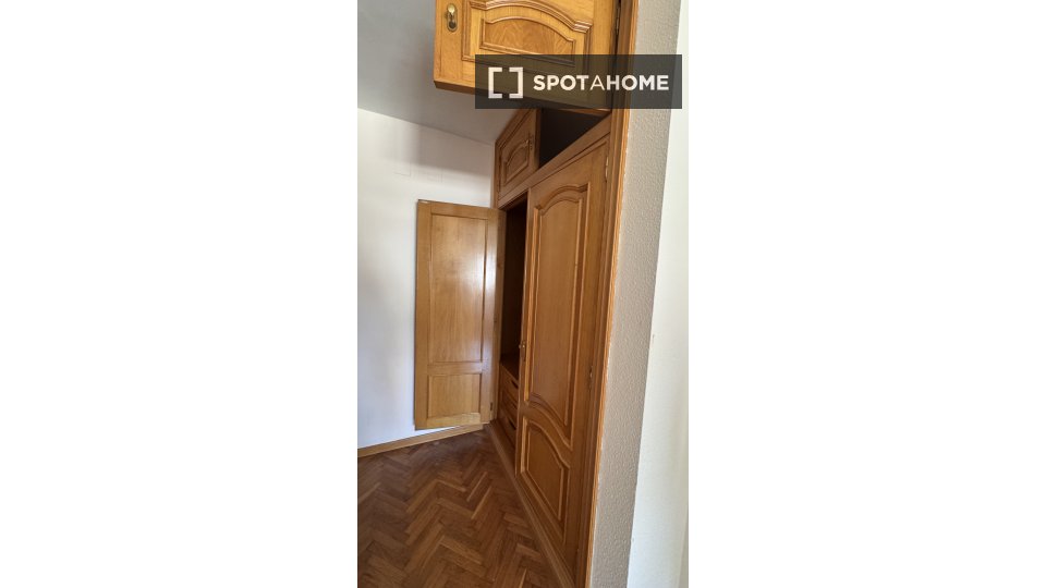 Double room Valencia, 5 beds, 240m² — photo 14