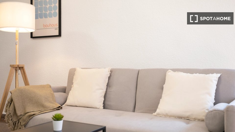 Double room Alicante, 3 beds — photo 13