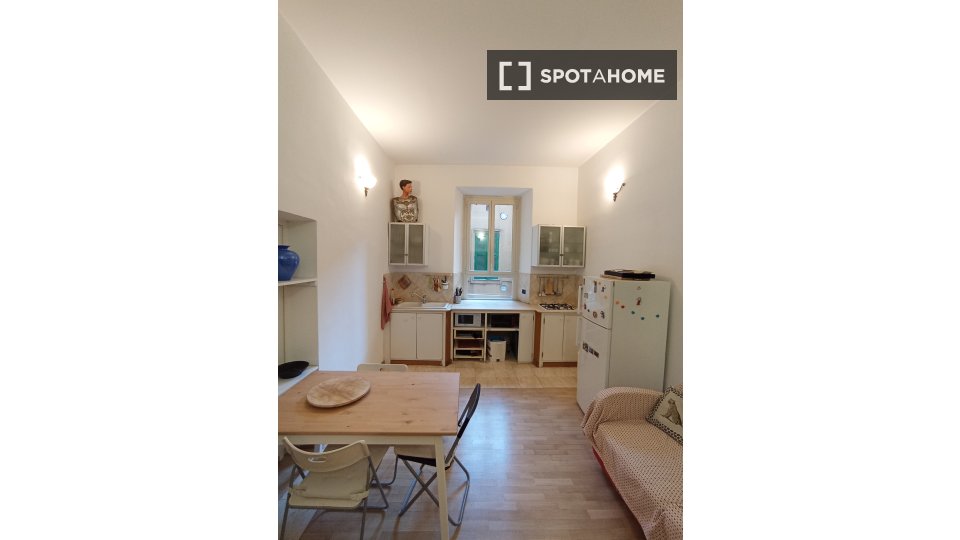 Double room Rome, 3 beds, 105m² — photo 2