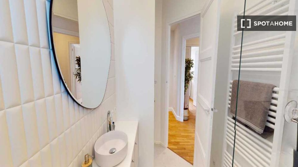 Double room Paris, 4 beds, 80m² — photo 5