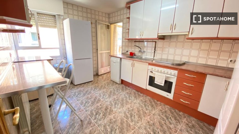 Double room Madrid, 7 beds — photo 15