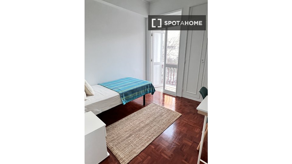 Double room Lisbon, 6 beds — photo 30