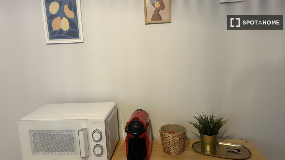 Double room Alicante, 2 beds, 75m² — photo 1