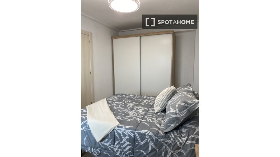 Double room Zaragoza, 4 beds — photo 11