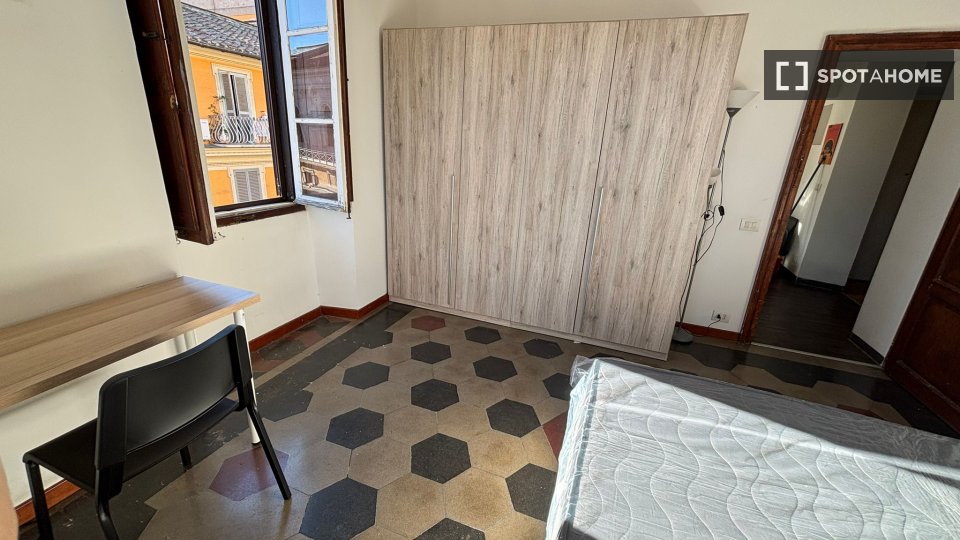 Double room Rome, 3 beds — photo 16