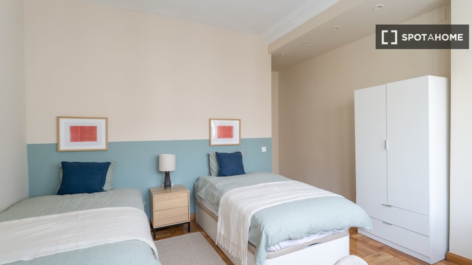 Double room Madrid, 5 beds — photo 10