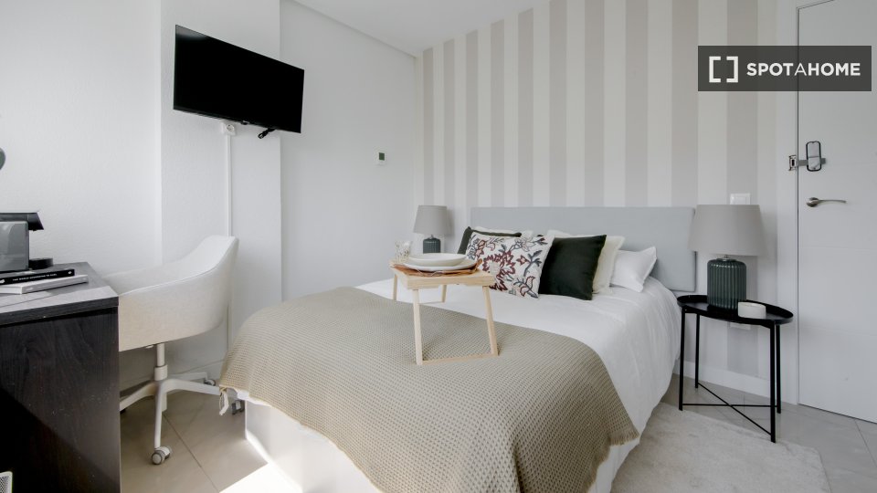 Double room Madrid, 7 beds — photo 16