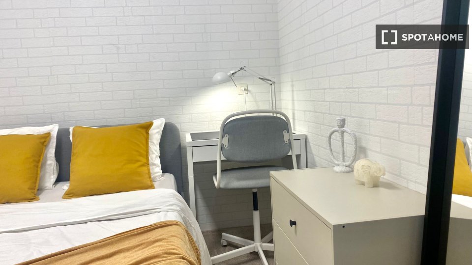 Double room Madrid, 5 beds — photo 11