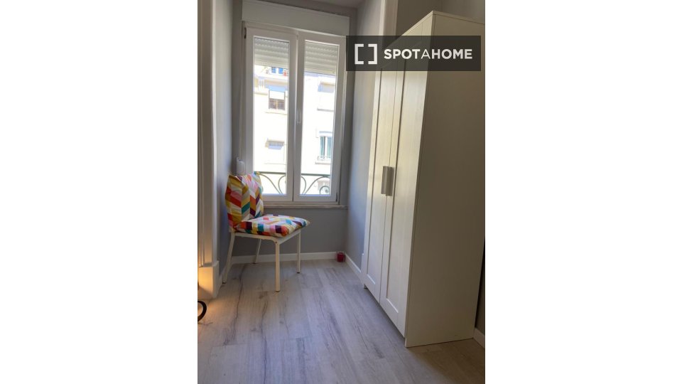 Double room Lisbon, 5 beds, 85m² — photo 21