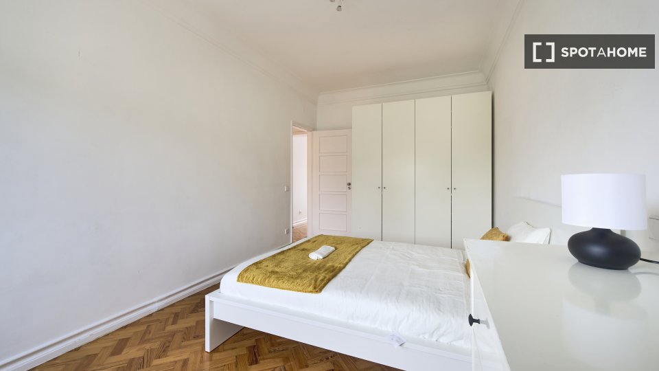 Double room Lisbon, 9 beds — photo 32