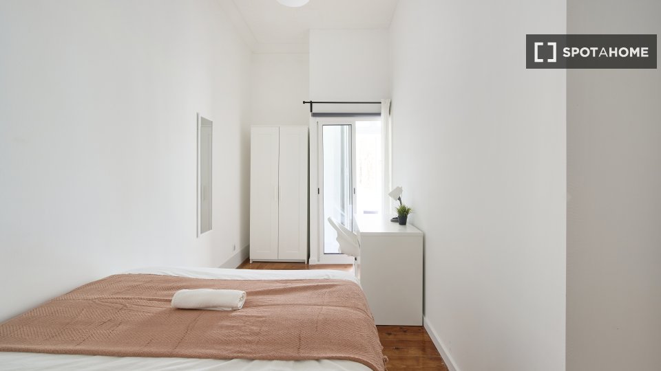 Double room Lisbon, 8 beds — photo 17