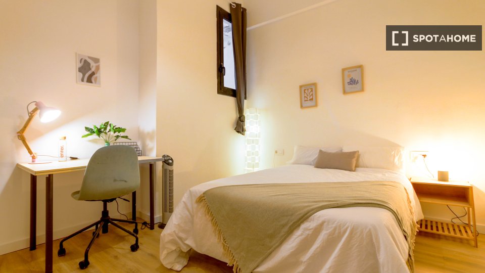 Double room Barcelona, 9 beds — photo 3